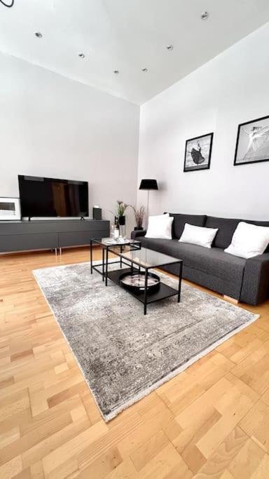 Apartment 90qm Designerwohnung Mit Kueche Und Jacuzzi In Do-city