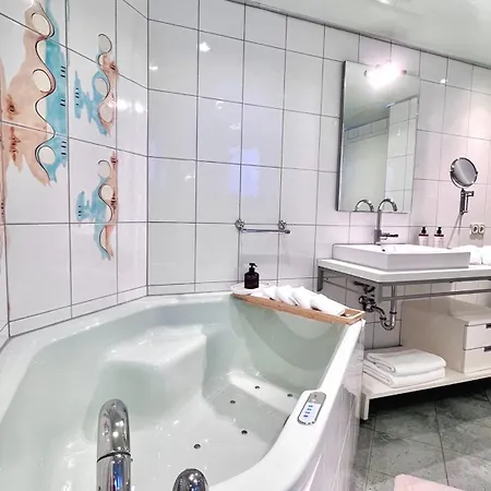 90Qm Designerwohnung Mit Kueche Und Jacuzzi In Do-City Dortmund Exterior photo