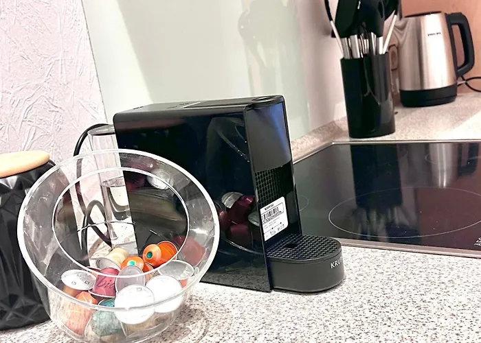 90Qm Designerwohnung Mit Kueche Und Jacuzzi In Do-City