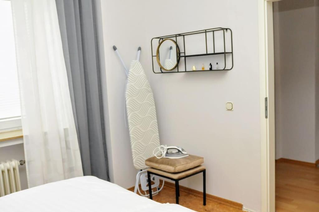 90qm Designerwohnung Mit Kueche Und Jacuzzi In Do-city Apartment