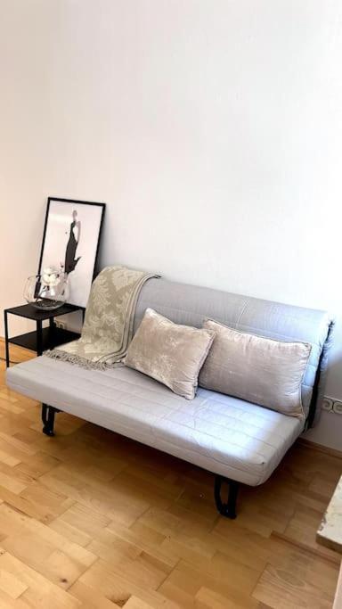90qm Designerwohnung Mit Kueche Und Jacuzzi In Do-city Dortmund