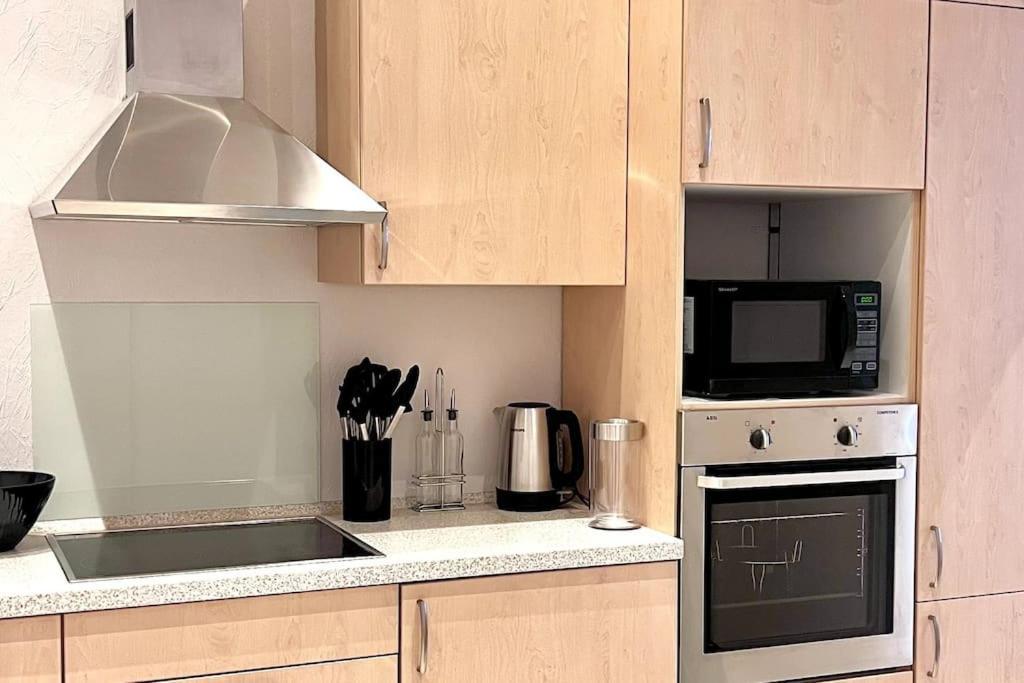 90qm Designerwohnung Mit Kueche Und Jacuzzi In Do-city * Dortmund